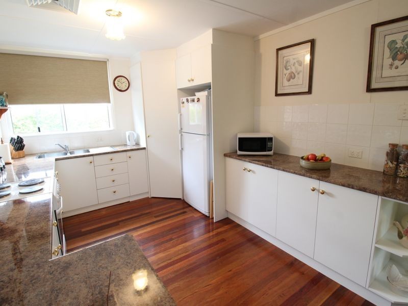 15 Russell Street, Esk QLD 4312