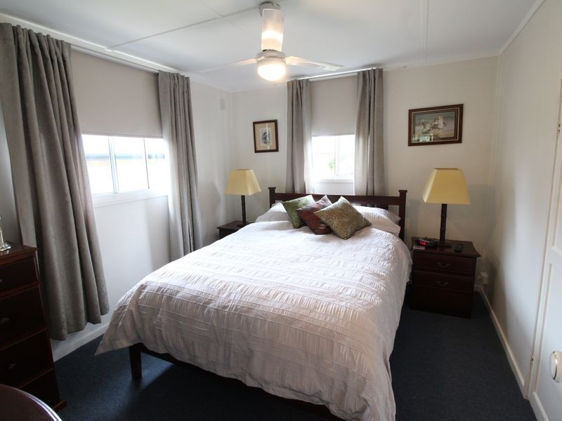 15 Russell Street, Esk QLD 4312