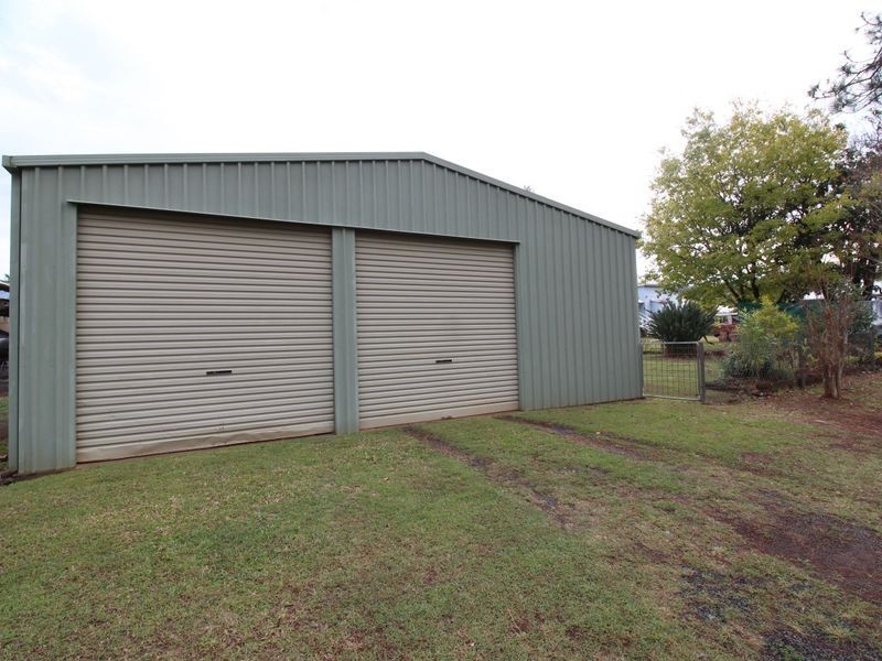 15 Russell Street, Esk QLD 4312