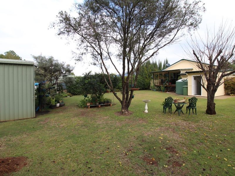 15 Russell Street, Esk QLD 4312