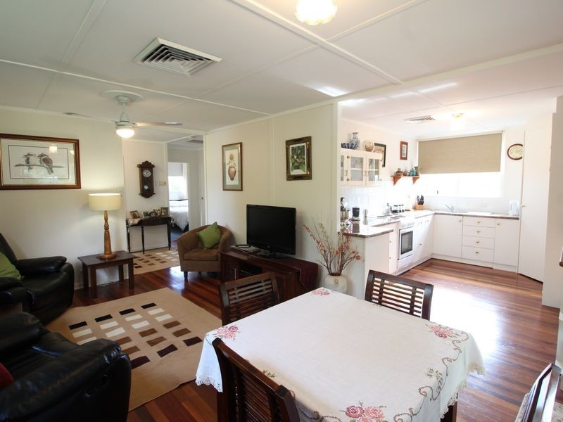 15 Russell Street, Esk QLD 4312