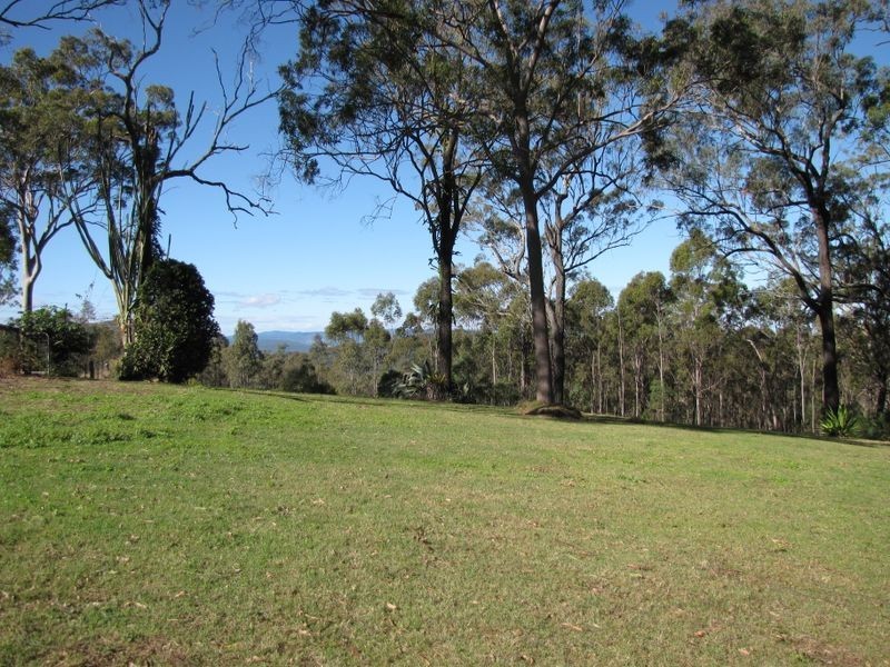 17 Crest Court, Esk QLD 4312