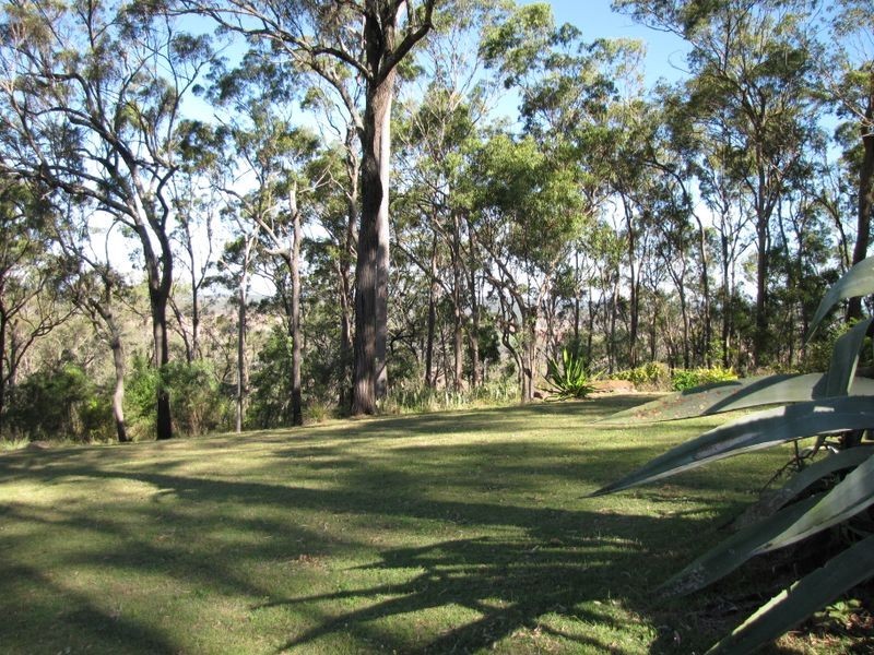 17 Crest Court, Esk QLD 4312