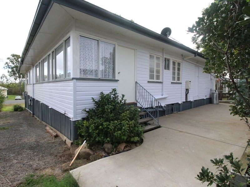 70 Dingyarra Street, Toogoolawah QLD 4313