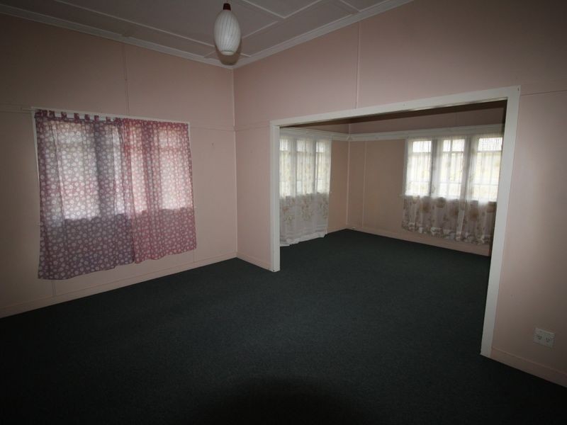 73 Middle Street, Esk QLD 4312
