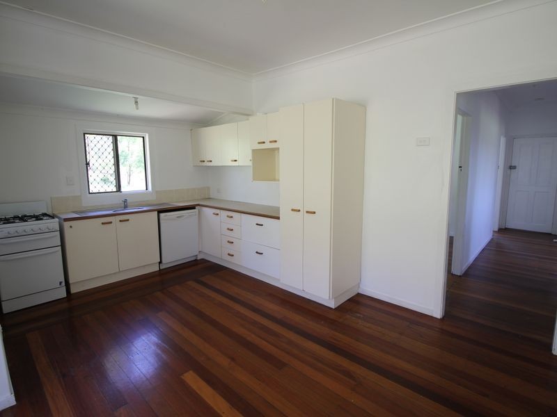 205 Highland Street, Esk QLD 4312