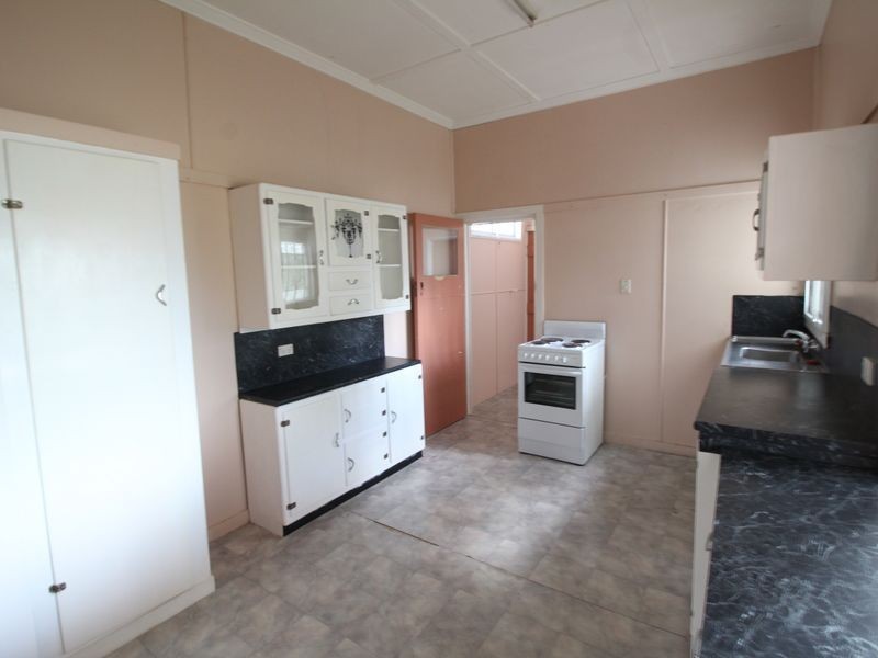 73 Middle Street, Esk QLD 4312