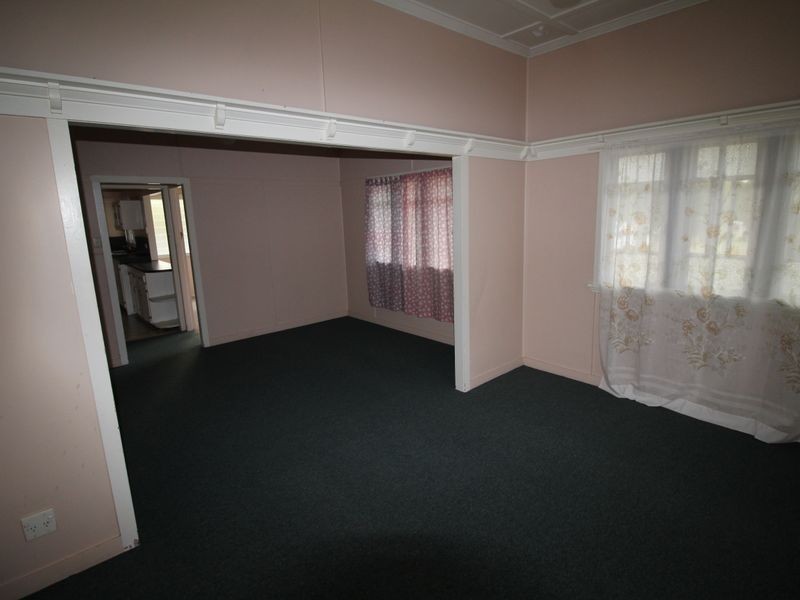 73 Middle Street, Esk QLD 4312