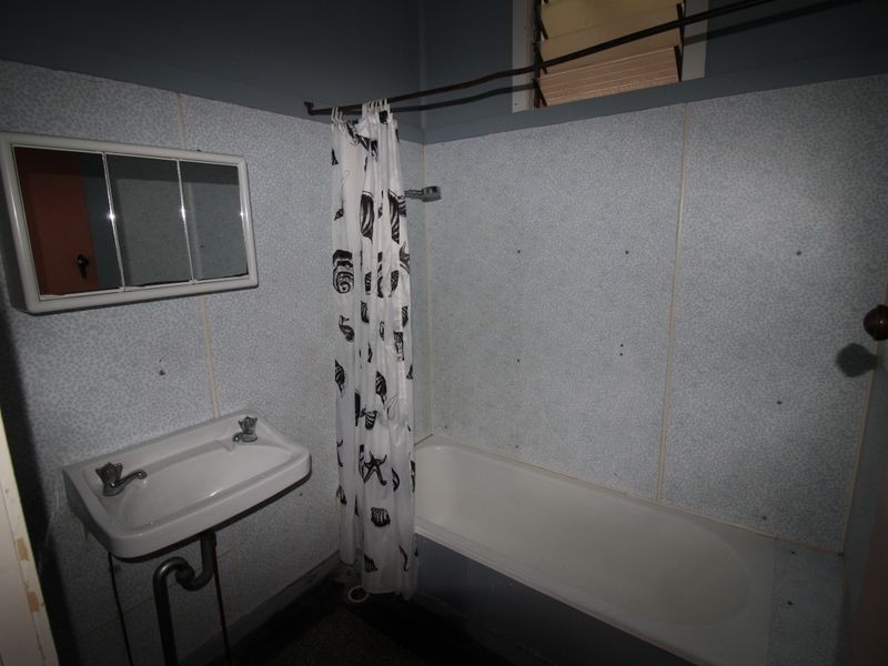 73 Middle Street, Esk QLD 4312