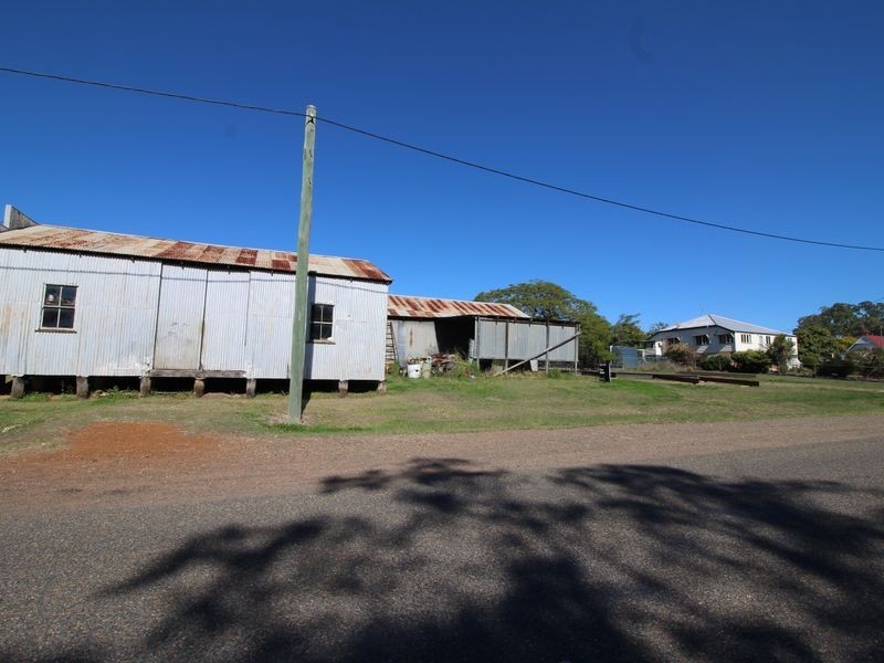 11 Cairnscroft Street, Toogoolawah QLD 4313