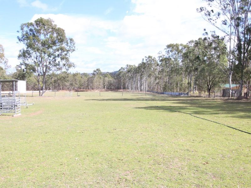 106 Dunlop Road, Esk QLD 4312