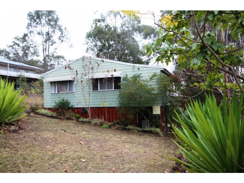 33 Elizabeth Street, Esk QLD 4312