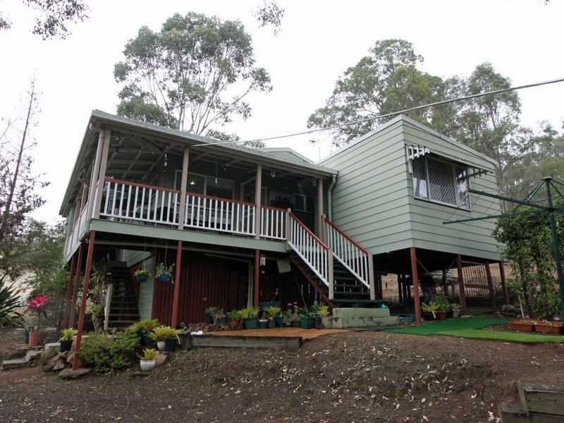 33 Elizabeth Street, Esk QLD 4312
