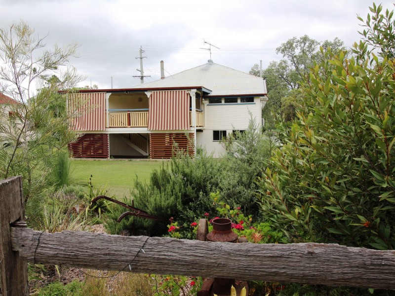 37 Gardner Street, Toogoolawah QLD 4313