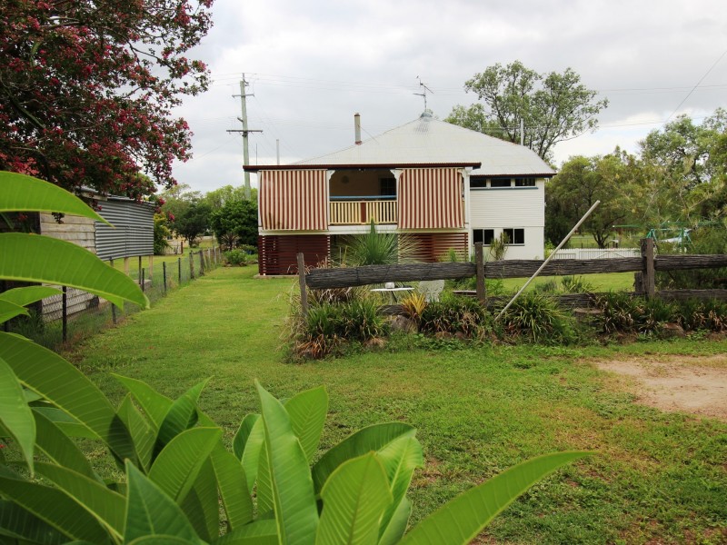37 Gardner Street, Toogoolawah QLD 4313