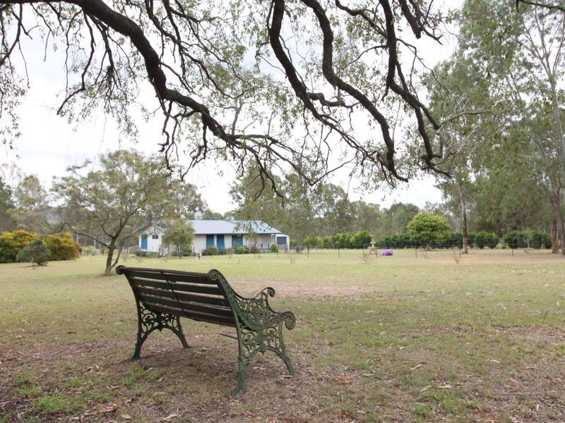 112 Dunlop Road, Esk QLD 4312