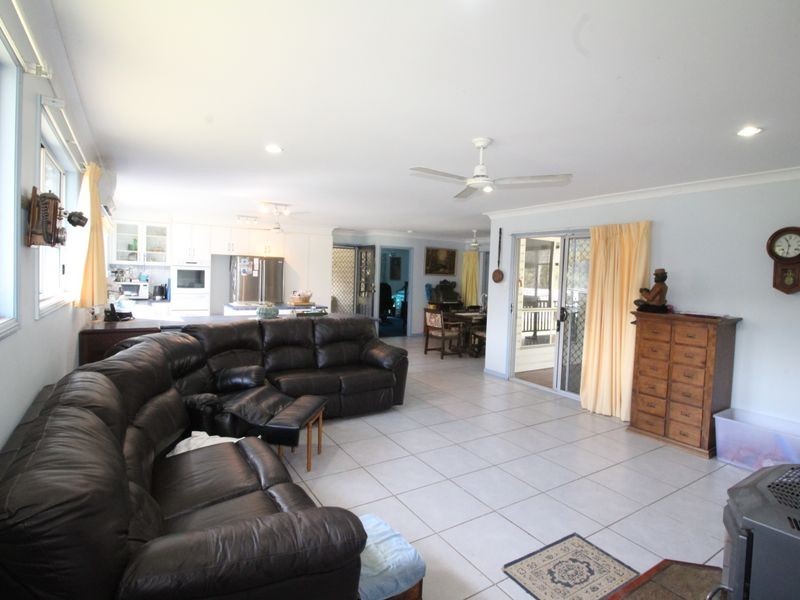 112 Dunlop Road, Esk QLD 4312