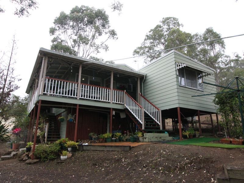 33 Elizabeth Street, Esk QLD 4312