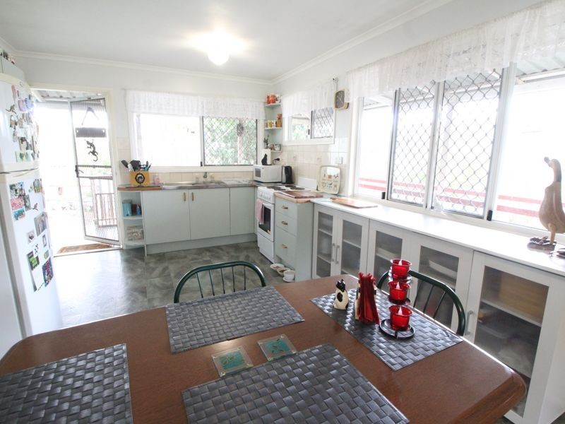 33 Elizabeth Street, Esk QLD 4312
