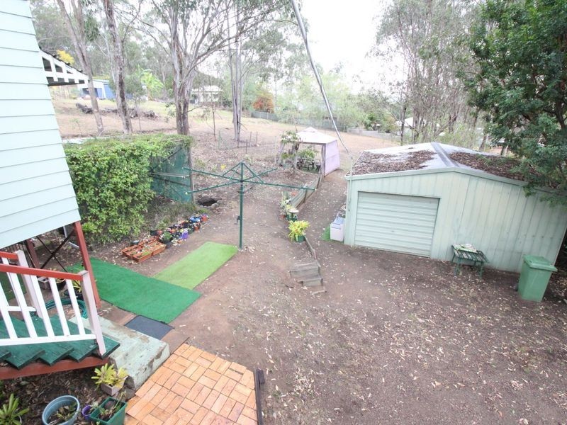 33 Elizabeth Street, Esk QLD 4312