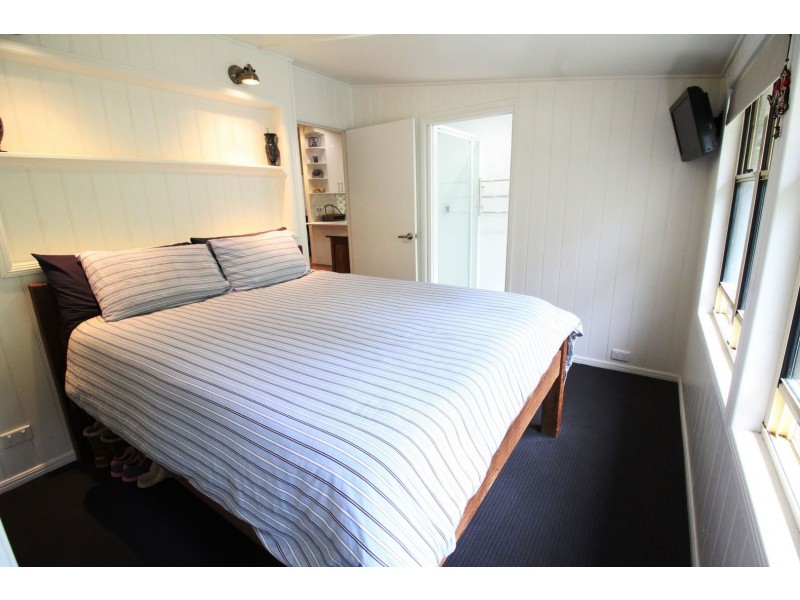 7 Gully Street, Somerset Dam QLD 4312