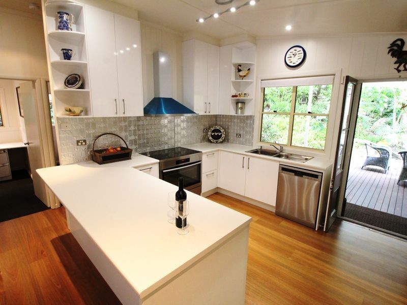 7 Gully Street, Somerset Dam QLD 4312