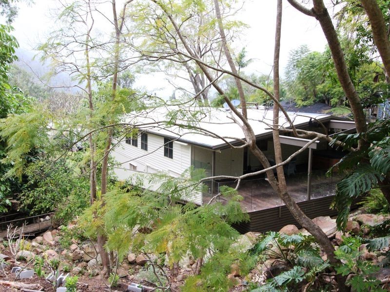 7 Gully Street, Somerset Dam QLD 4312