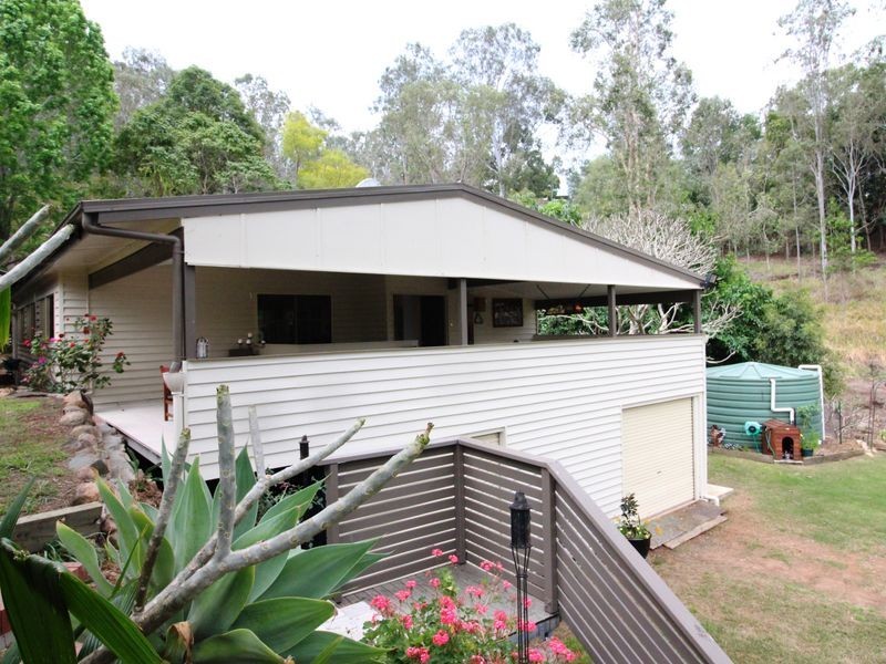 7 Gully Street, Somerset Dam QLD 4312