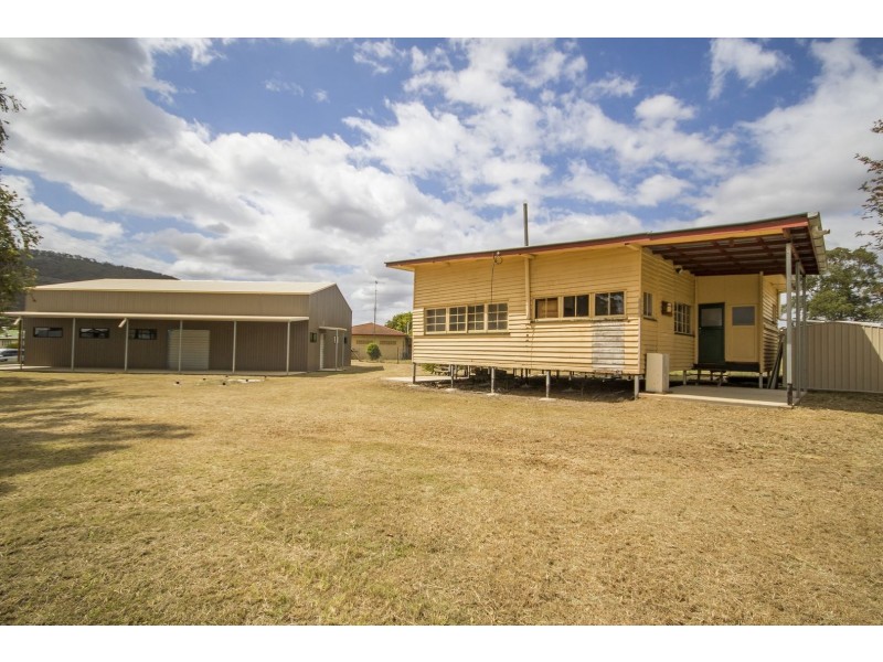 196 Ipswich Street, Esk QLD 4312