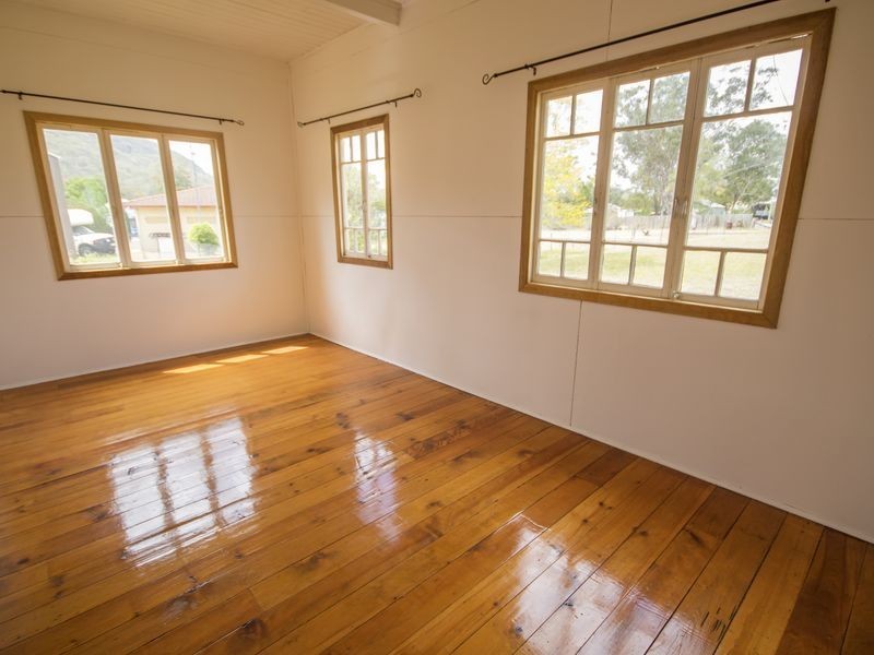 196 Ipswich Street, Esk QLD 4312