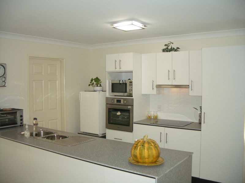 77 Middle Street, Esk QLD 4312