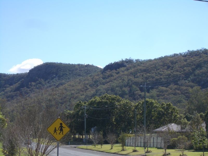 77 Middle Street, Esk QLD 4312