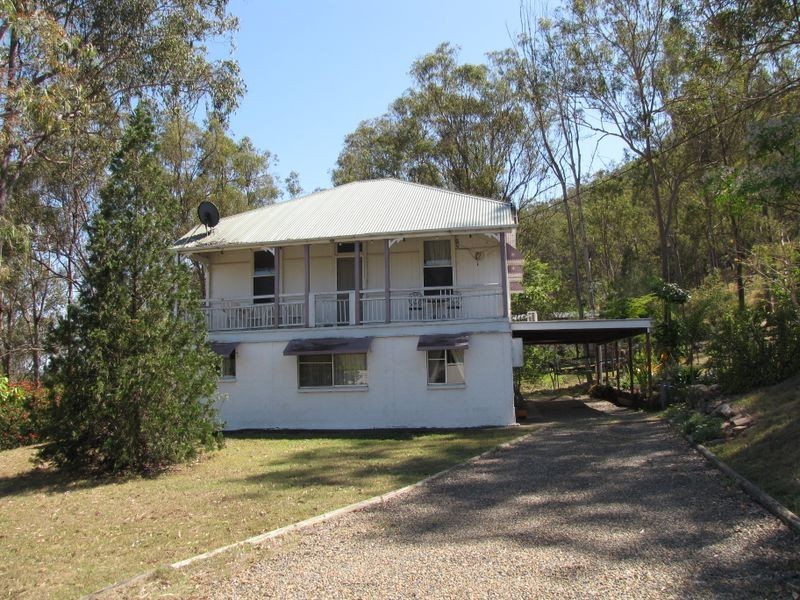 9 East Street, Esk QLD 4312
