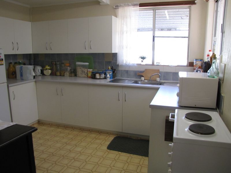 9 East Street, Esk QLD 4312