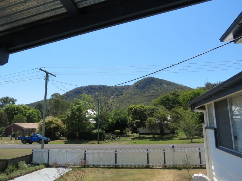 26 Russell Street, Esk QLD 4312