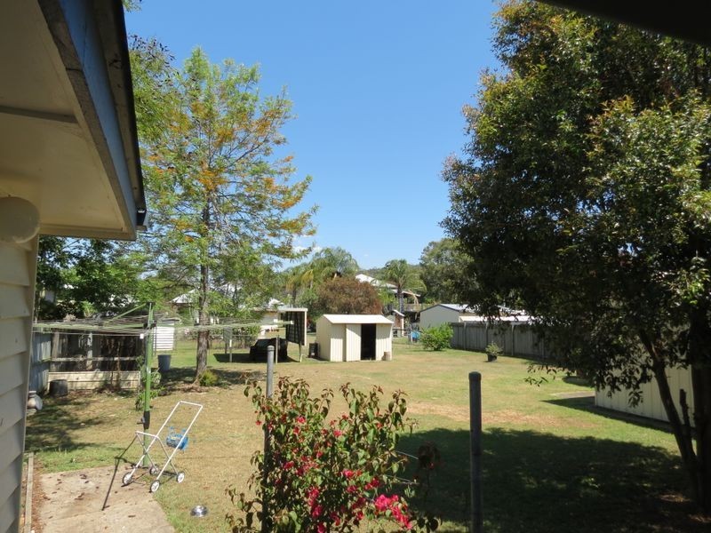 26 Russell Street, Esk QLD 4312
