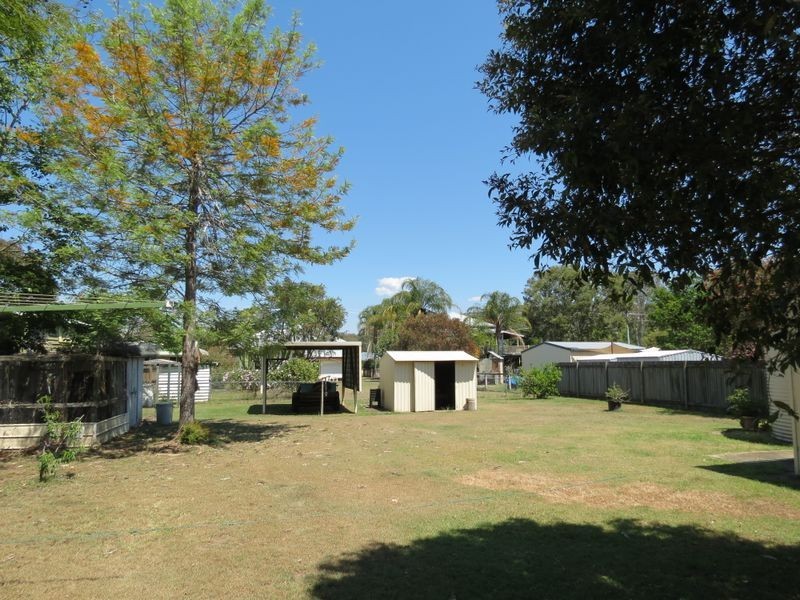 26 Russell Street, Esk QLD 4312