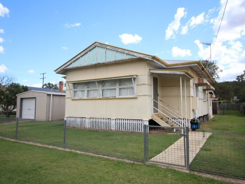 1 Pryde Street, Esk QLD 4312