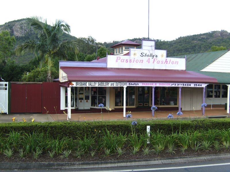 213 Ipswich Street, Esk QLD 4312