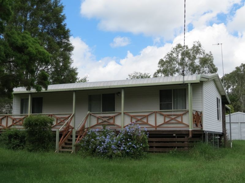 34 South Street, Esk QLD 4312