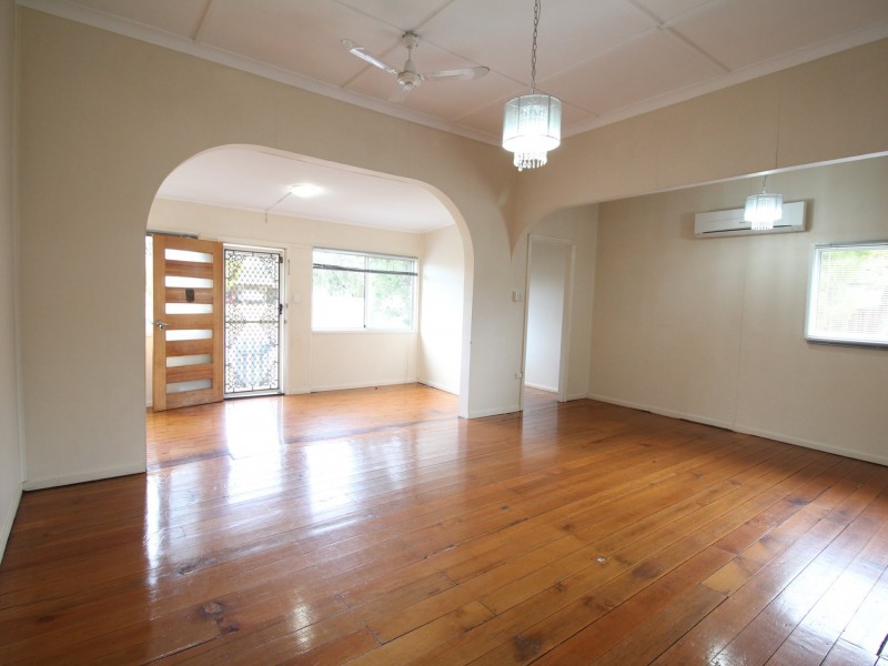 1a Pryde Street, Esk QLD 4312