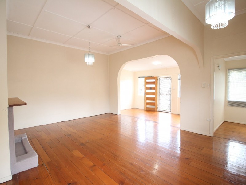 1a Pryde Street, Esk QLD 4312