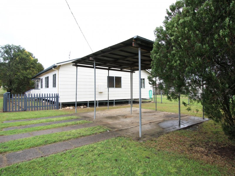 1a Pryde Street, Esk QLD 4312