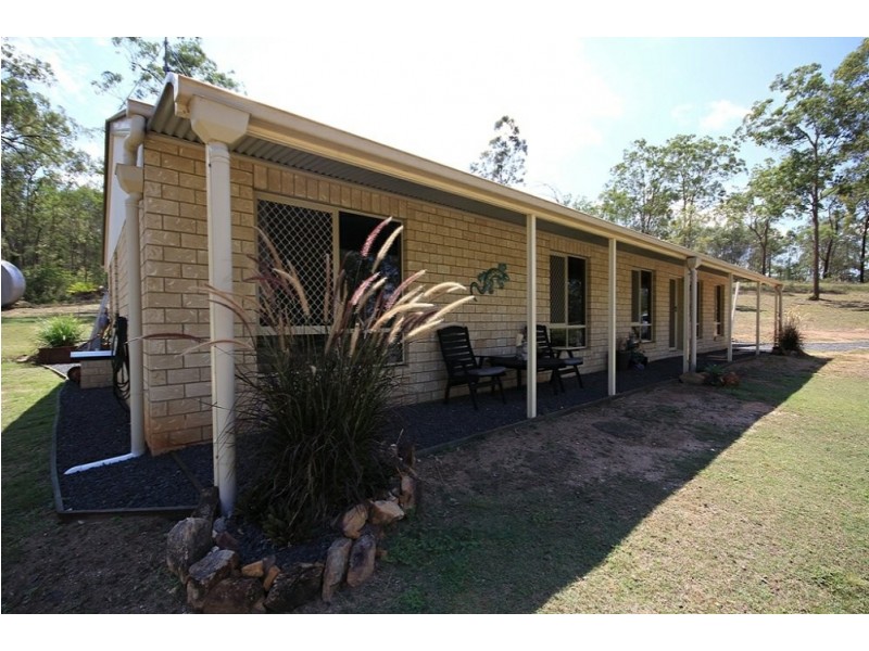 124 Cambridge Drive, Mount Hallen QLD 4312