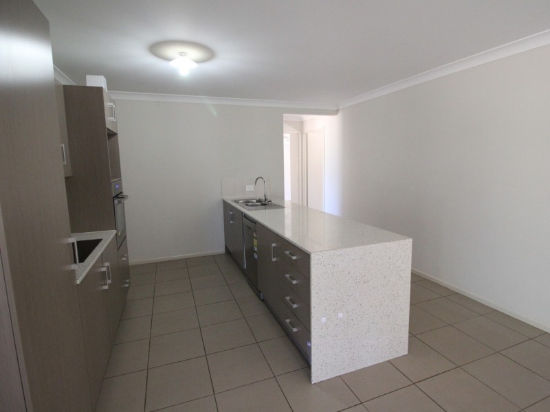 77 Cambridge Drive, Mount Hallen QLD 4312