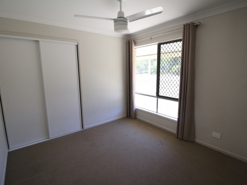 77 Cambridge Drive, Mount Hallen QLD 4312