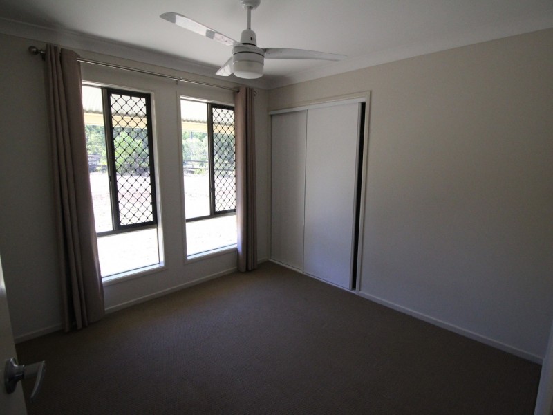 77 Cambridge Drive, Mount Hallen QLD 4312