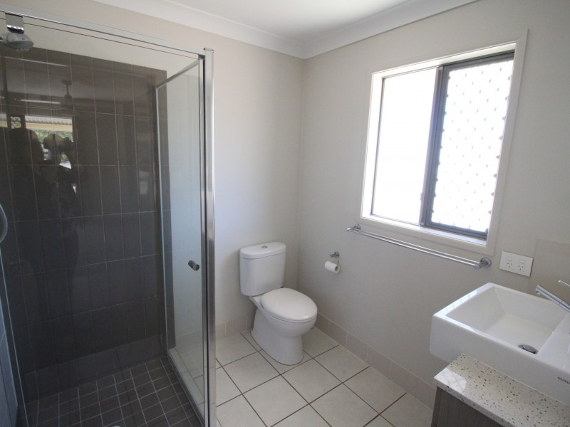 77 Cambridge Drive, Mount Hallen QLD 4312