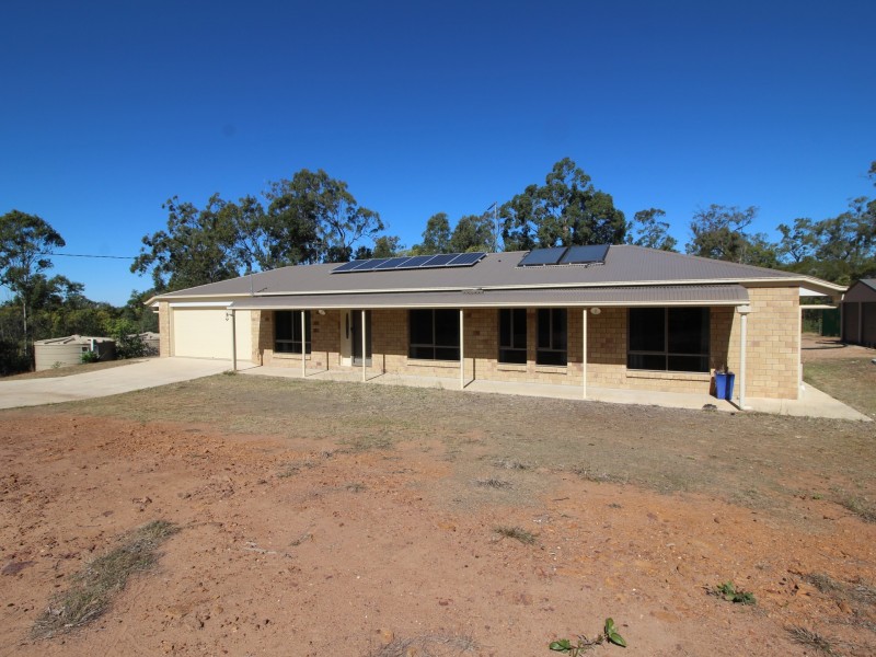 77 Cambridge Drive, Mount Hallen QLD 4312