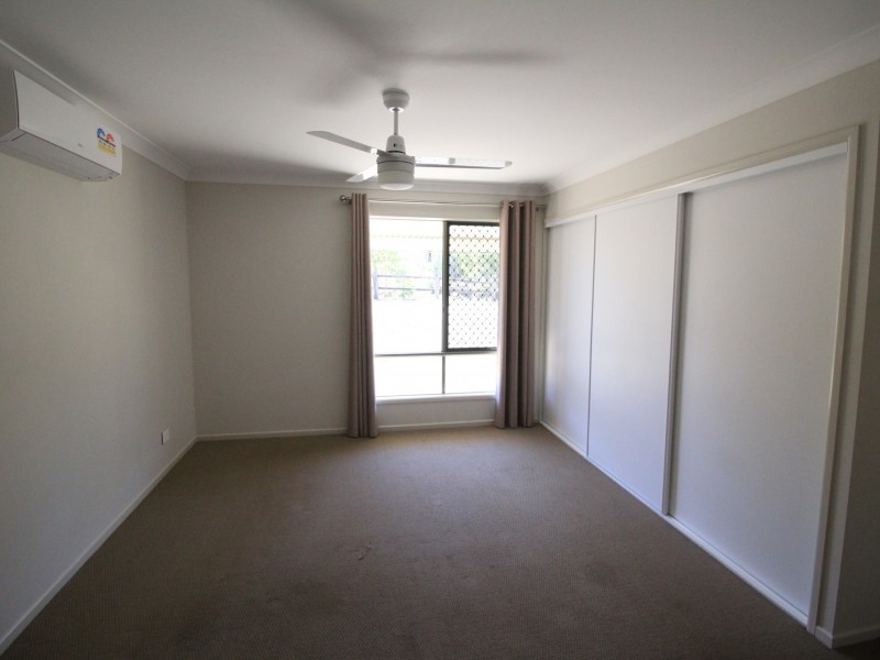 77 Cambridge Drive, Mount Hallen QLD 4312